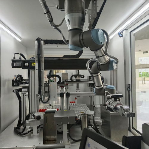 上海大学研发全自动核酸采样机器人 以科技创新助力常态化疫情防控